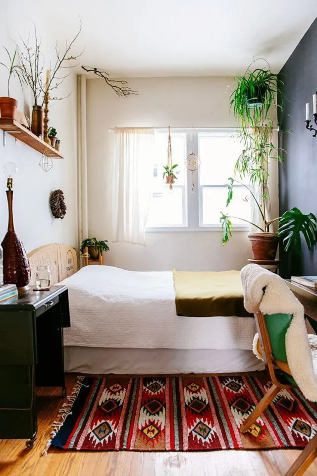 12+ Ide Dekorasi Kamar Bergaya Bohemian yang Bikin Kamu Seolah-olah Kayak Seniman 25