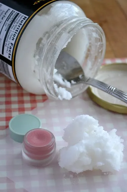 5 Langkah Super Mudah Membuat Lip Balm Sendiri di Rumah. No Bahan Kimia dan Pastinya, Murah! 8