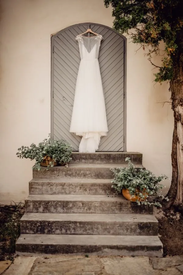 Galau Mau Beli atau Sewa Baju Nikah? Sebelum Salah Langkah, Pertimbangkan Dulu 5 Hal Penting Ini 10