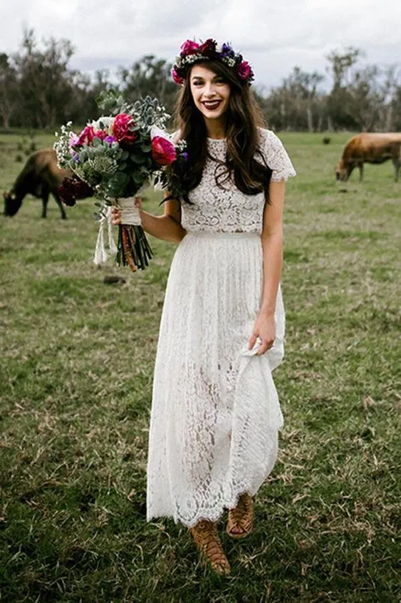 10 Ide Two Pieces Wedding Dress yang 'Membentuk' Tubuh Indahmu. Demi Paripurna Jadi Ratu Seharinya! 18