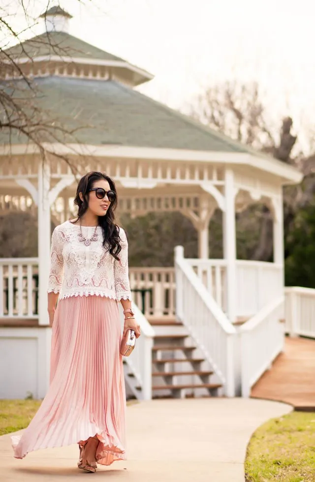 10 Ide Padu Padan Rok Lipit Alias Pleated Skirt Buat Kondangan. Pas Bagi yang Bosan Kebayaan 16
