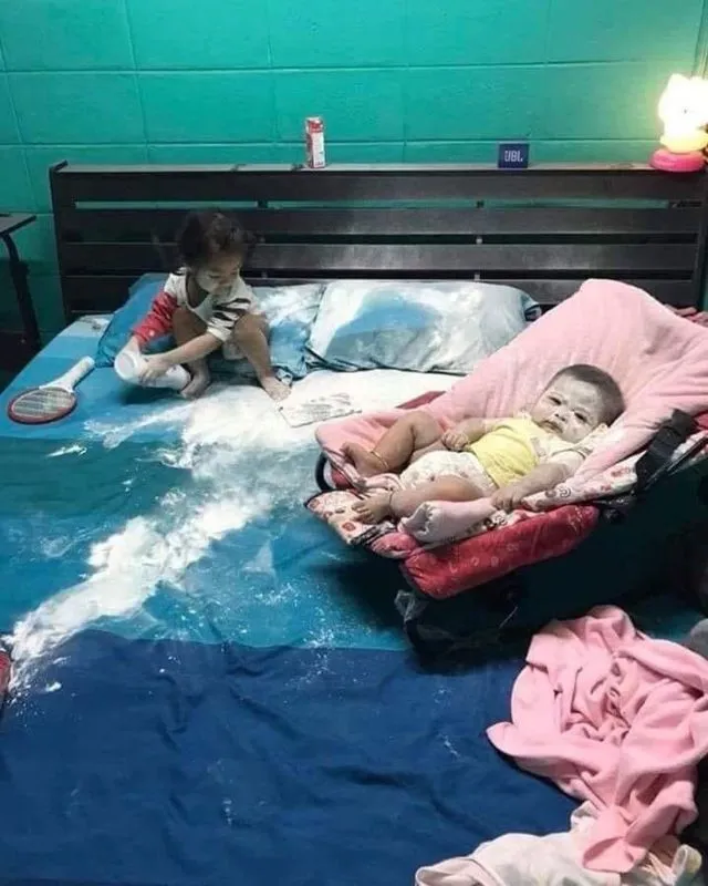 11 Benda yang Mesti Dijauhkan dari Jangkauan Anak-anak, Sebelum Kreativitasnya Bikin Ngelus Dada~ 12