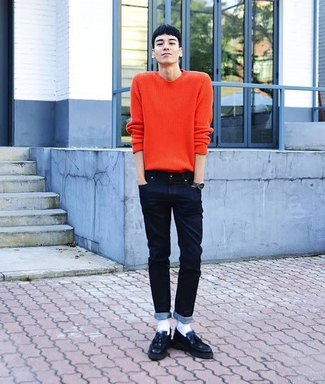 12 Inspirasi Stylish Outfit Guru Matematika Ganteng Asal Korea yang Lagi Viral. Simpel, tapi Elegan! 21