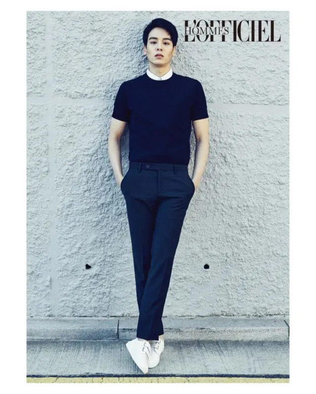 12 Inspirasi Stylish Outfit Guru Matematika Ganteng Asal Korea yang Lagi Viral. Simpel, tapi Elegan! 17