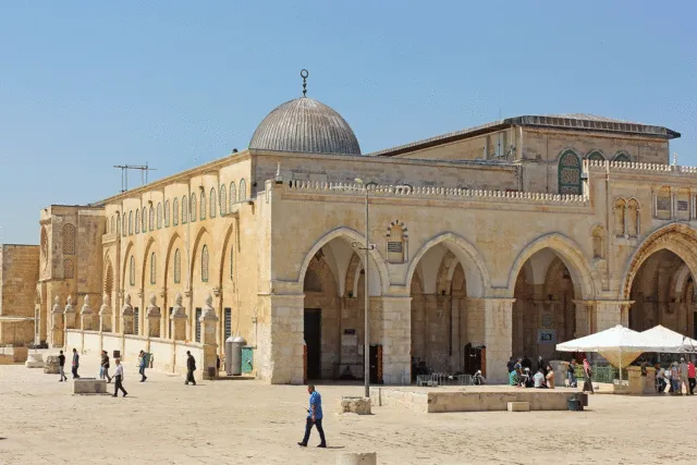 Berita Duka Dunia: Katredal Notre Dame Terbakar, Tak Lama Setelahnya Giliran Masjid Al-Aqsa 10