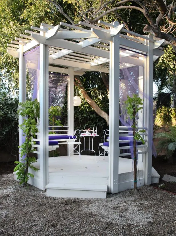 15+ Desain Gazebo Sederhana untuk Leyeh-Leyeh Cantik di Halaman Rumah. Kayak di Kafe-Kafe! 20