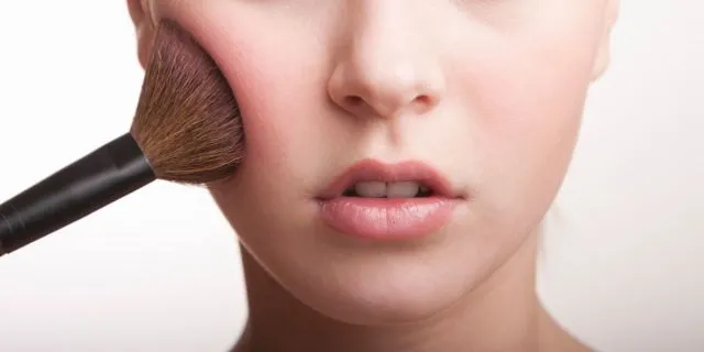 5 Kosmetik untuk Muluskan Hasil Make-up Kamu Tanpa Filter Kamera. Biar Semulus Bintang Korea~ 8