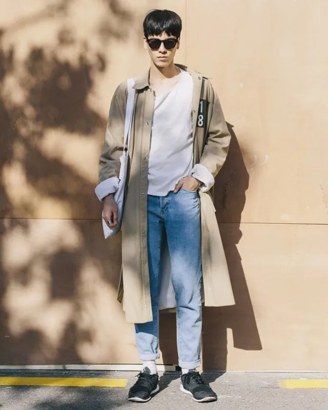 12 Inspirasi Stylish Outfit Guru Matematika Ganteng Asal Korea yang Lagi Viral. Simpel, tapi Elegan! 24