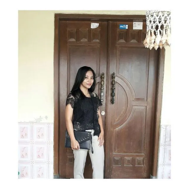 10 Ide Kebaya Kutu Baru Buat Kartinian Besok. Klasik, Elegan nan Menawan! 14