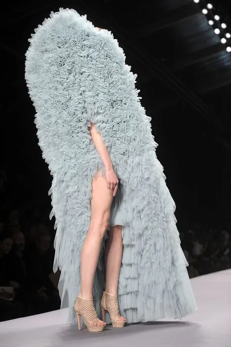 Dress Seperti Bubble Wrap Seharga Rp1,2 Juta Mendadak Viral. 10 Dress Unik Ini Sudah Ada Sebelumnya 13