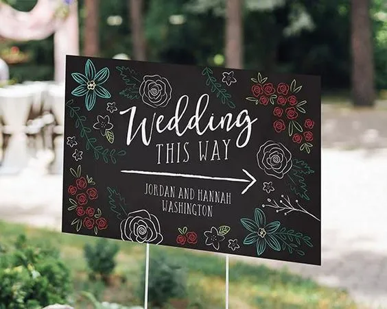 Super Elegan dan Instagramable, Ini 10 Ide Aplikasi Papan Tulis pada Dekorasi Resepsi Pernikahanmu 10