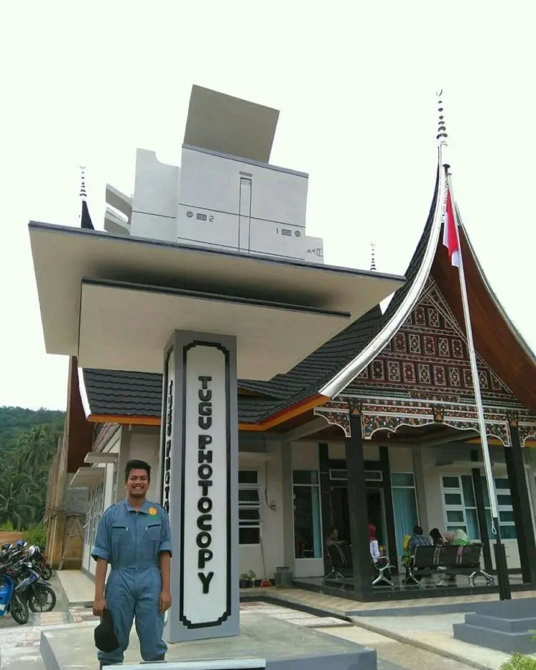 Tugu Photocopy, Tugu yang Unik dan Nyentrik di Tanah Datar. Kenapa Harus Mesin Fotokopi ya? 5