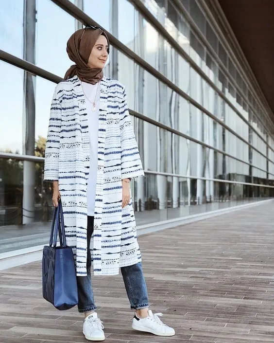 10 Ide Outfit Bagi yang Berpantat Lebar Demi Tampil 'Sopan', Proporsional dan Nyaman 12
