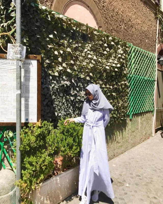 Mengulik 9 Ide Padu Padan Busana Hijab Manis ala Wirda Mansur. Nyaman dan Sopan, Sudah Pasti! 9