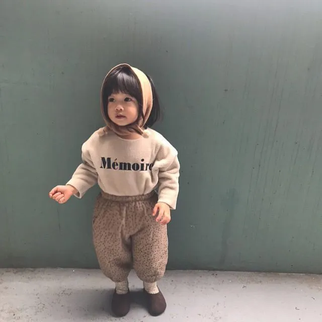 Nyaman dan Bikin Gemas, Ini 12 Ide Stylish Outfit ala Selebgram Cilik Korea yang Bisa Kamu Terapkan 22