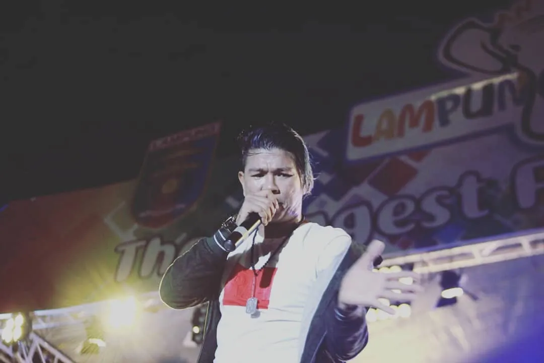 Sisi Lain ''Babang Tamvan