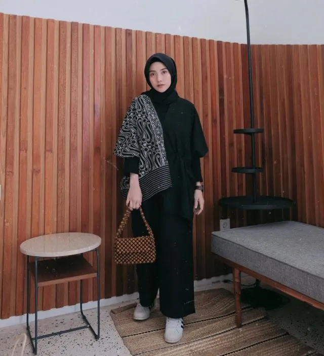 Bersahaja dan Awet Muda, Ini 10 Padu Padan ala Selebgram Nisa Cookie yang Wajib Kamu Sontek 12