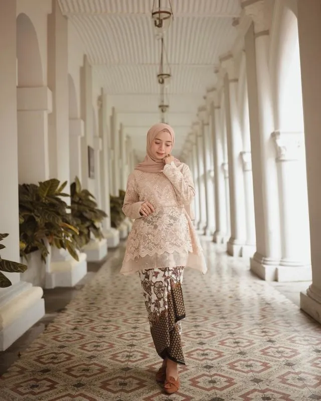 9 OOTD Kondangan untuk Ibu Hamil ala Selebgram Joyagh. Sopan, Elegan dan Pasti Curi Perhatian! 10