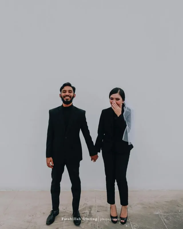 Karena Pernikahan adalah Momen Bahagia, 12 Ide Pre-Wedding dengan Pose Tertawa Ini Bisa Kamu Coba 14