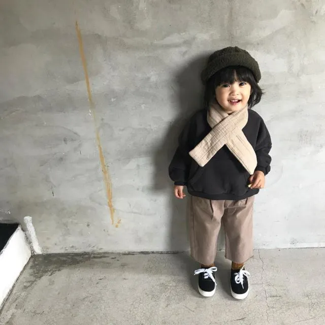 Nyaman dan Bikin Gemas, Ini 12 Ide Stylish Outfit ala Selebgram Cilik Korea yang Bisa Kamu Terapkan 23