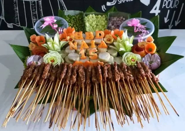 11 Makanan Pengganti Tumpeng Nasi Kuning untuk Perayaan. Nggak Monoton dan Cantik Tampilan 13