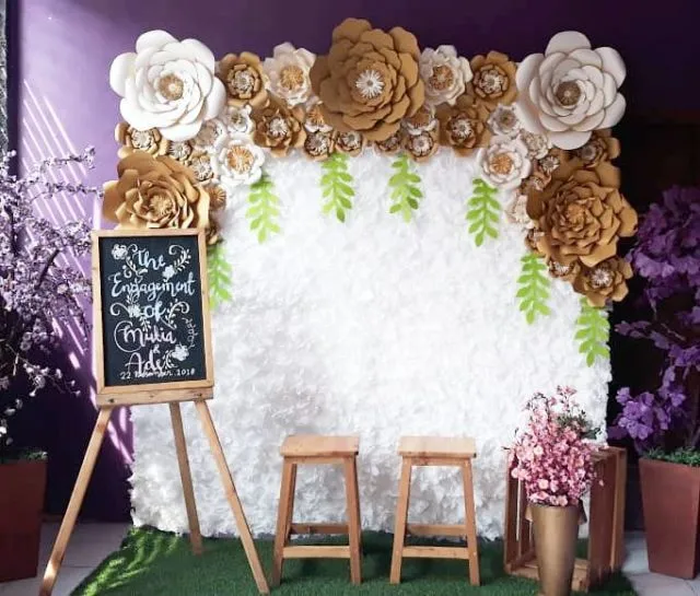 12 Inspirasi Paper Flower untuk Latar Dekorasi Acara Lamaranmu. Cantik Elegan, Bisa Dibikin Sendiri 15
