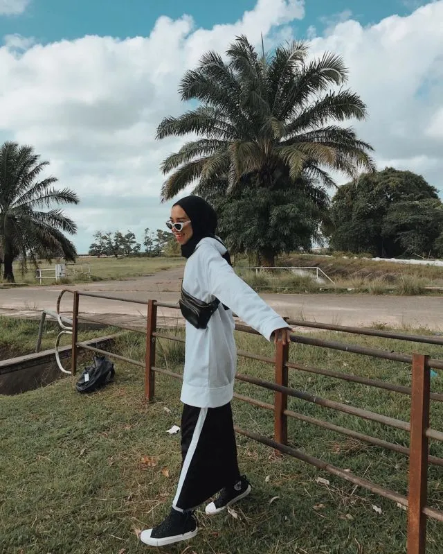 11+ Ide Style Baju Oversize Cewe ala Korea 21