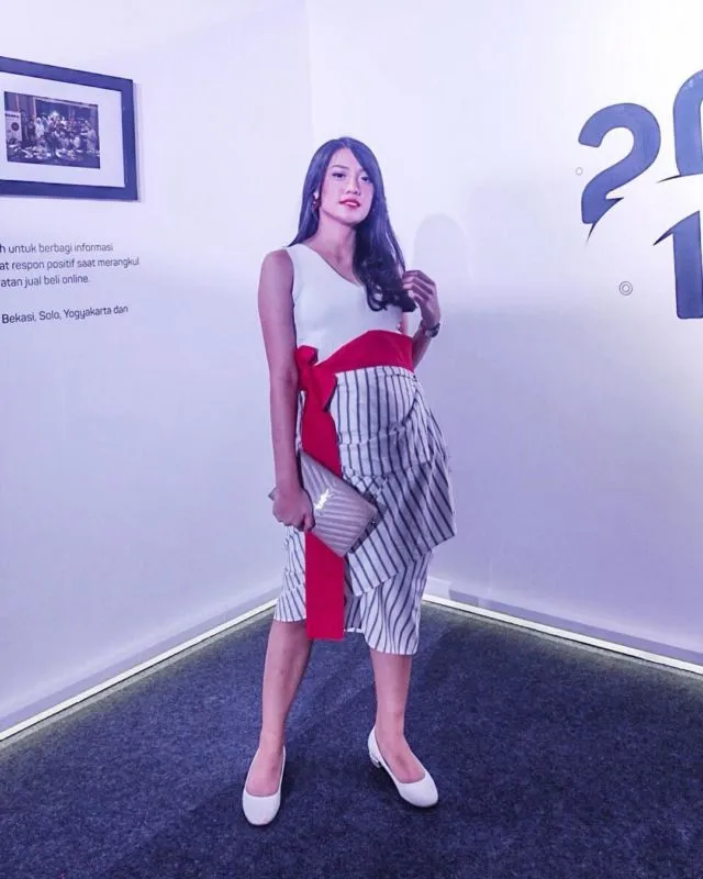 11 Ide Gaya ala Anissa Aziza yang Bisa Ditiru Ibu Hamil. Perut Besar, Bukan Halangan Tampil Memesona 16