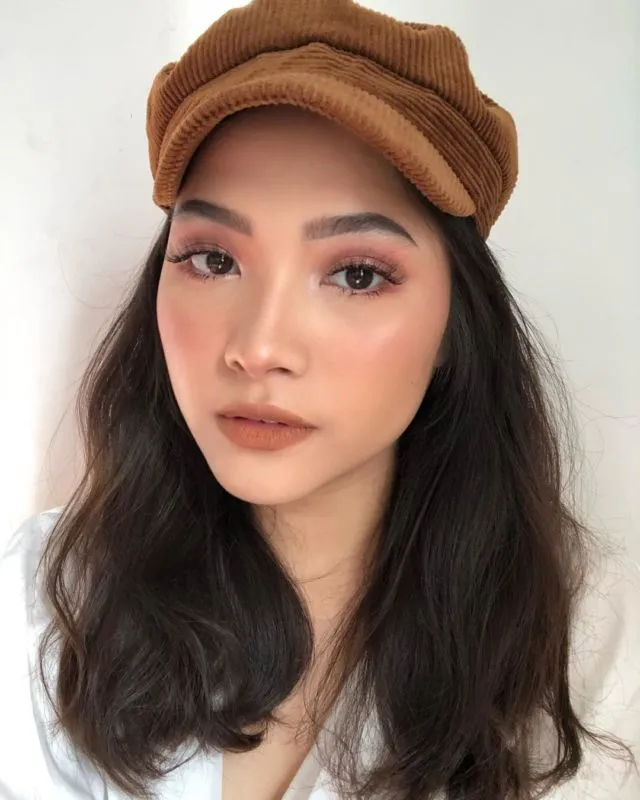 11 Inspirasi Pakai Lipstik Cokelat ala Beauty Influencer. Cantik Elegan Tanpa Pucat atau Berlebihan 21