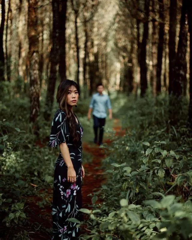 10 Inspirasi Pre-Wedding Outdoor, Tanpa Sentuhan 13