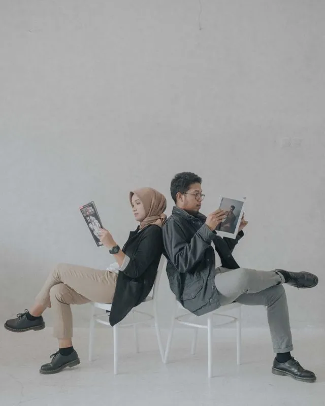 10 Ide Pre-wedding Minimalis dengan Latar Tembok Polos, Murah Meriah tapi Tetap Berkelas 14