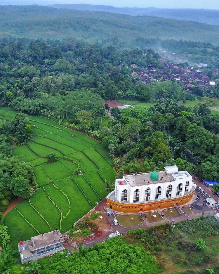 Masjid 'Kapal Nabi Nuh', Tempat Ibadah Sekaligus Wisata Hits di Semarang. Kapan Kamu ke Sana? 9