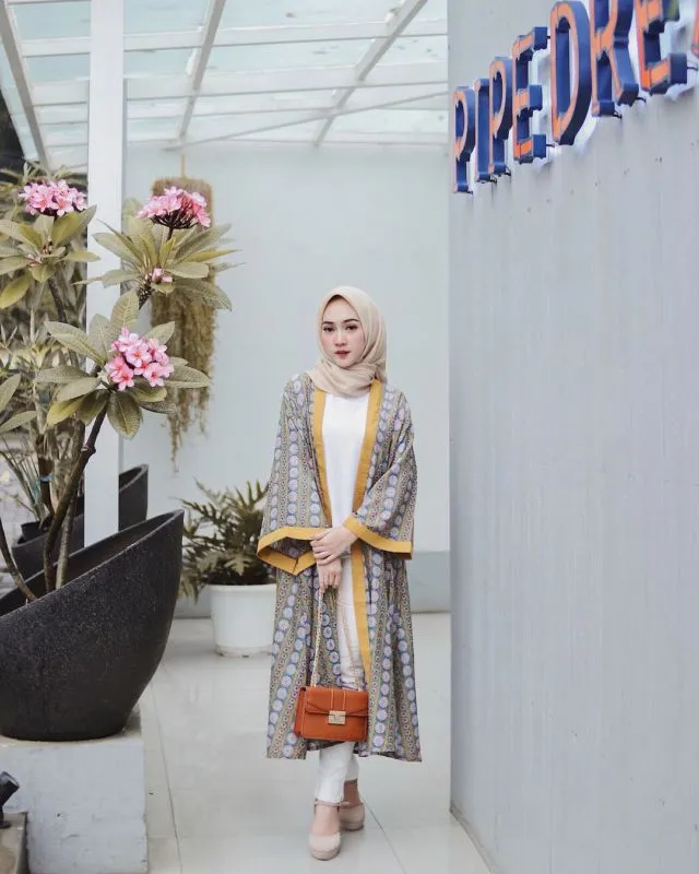 10 Ide Memakai Outer ala Selebgram @sin.sr. Cocok Untukmu yang Bertubuh Mungil 19