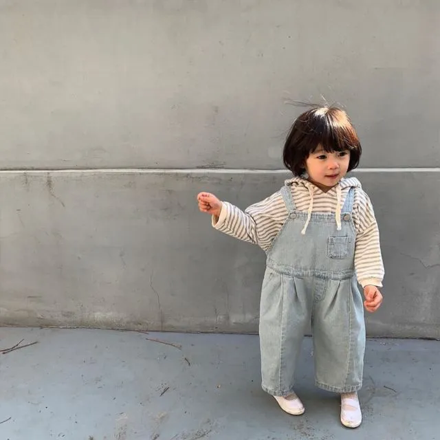Nyaman dan Bikin Gemas, Ini 12 Ide Stylish Outfit ala Selebgram Cilik Korea yang Bisa Kamu Terapkan 17