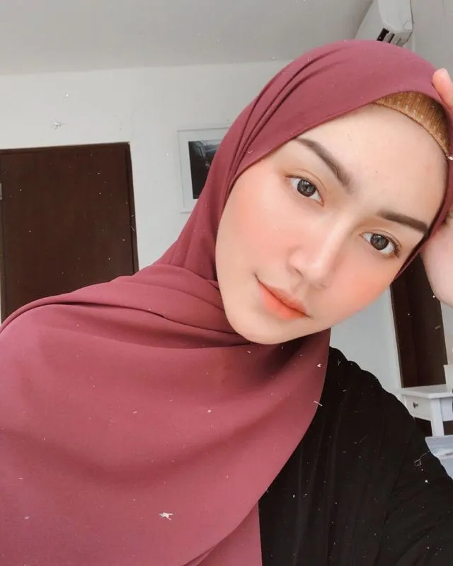 Satu Warna untuk Semua, Sontek Yuk 12 Ide Monochromatic Make-up Look ala Selebgram Hits Ini! 21