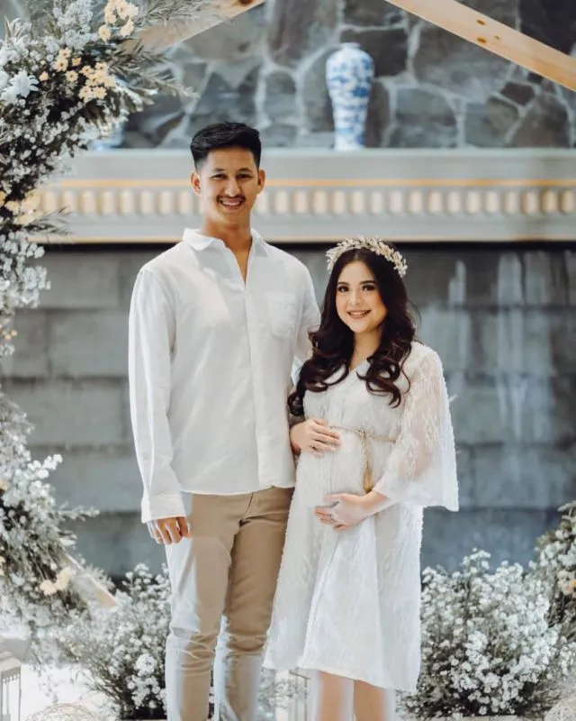 10 Inspirasi Maternity Photoshoot ala Tasya Kamila. Cantik dan Elegan Tanpa Perlu Buka-bukaan 11