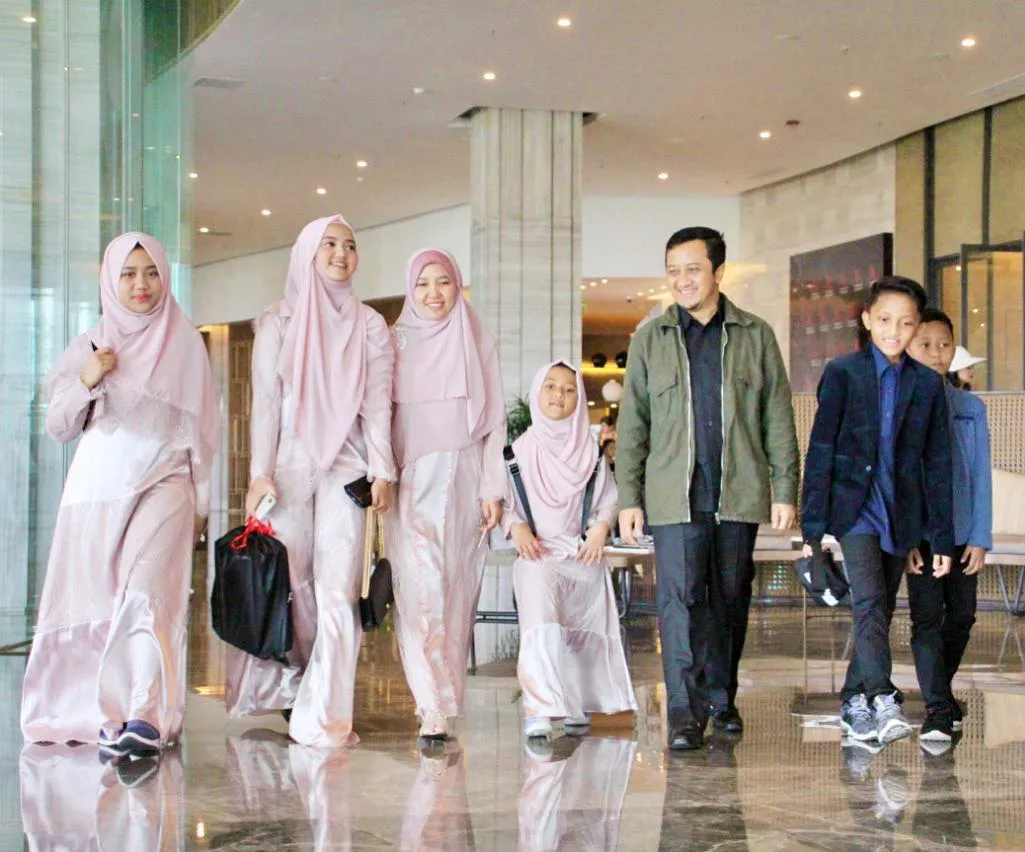 Kangen-kangenan sama Istri, Chat Ustaz Yusuf Mansur Bikin Ngakak Warganet. Gaul plus Romantis! 4