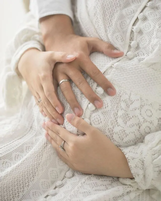 10 Inspirasi Maternity Photoshoot ala Tasya Kamila. Cantik dan Elegan Tanpa Perlu Buka-bukaan 16