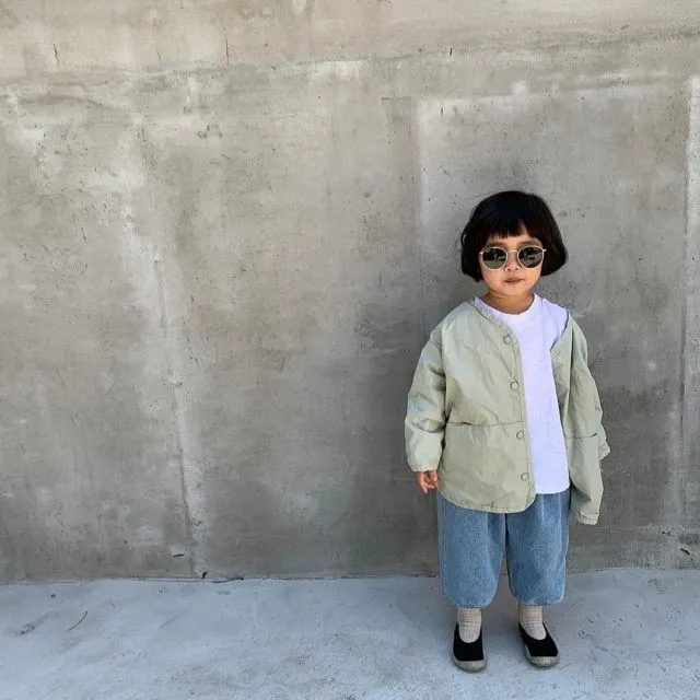 Nyaman dan Bikin Gemas, Ini 12 Ide Stylish Outfit ala Selebgram Cilik Korea yang Bisa Kamu Terapkan 16