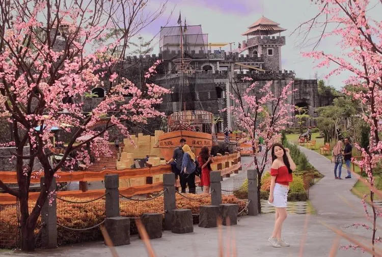 The Lost World Castle, Spot Wisata Bagi Pecinta Selfie di Jogja. Yuk Ajak Temen Kamu ke Sana! 14