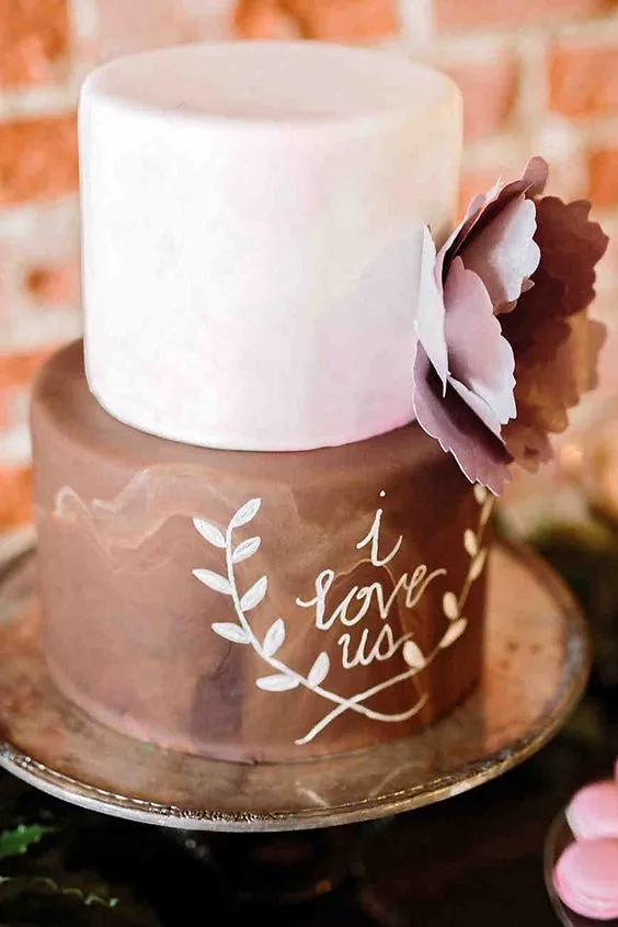 12 Ide Wedding Cake Tema Rustic. Menyelipkan Konsep Back to Nature Agar Sesi Potong Kue Makin Cantik 17