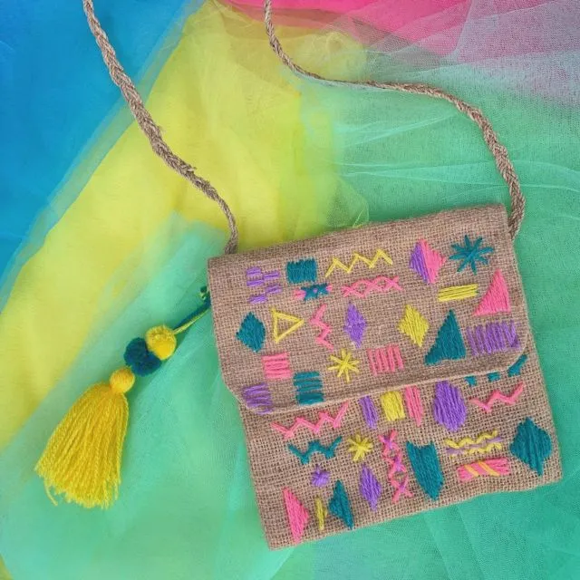 10 Rekomendasi Tas Colorful Lokal, Harga Mahasiswa. Gaya Mentereng tapi Bujet Tipis? Bisa! 19