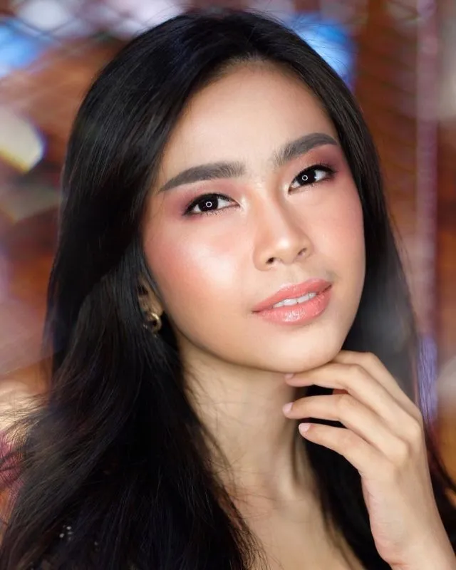 Satu Warna untuk Semua, Sontek Yuk 12 Ide Monochromatic Make-up Look ala Selebgram Hits Ini! 20