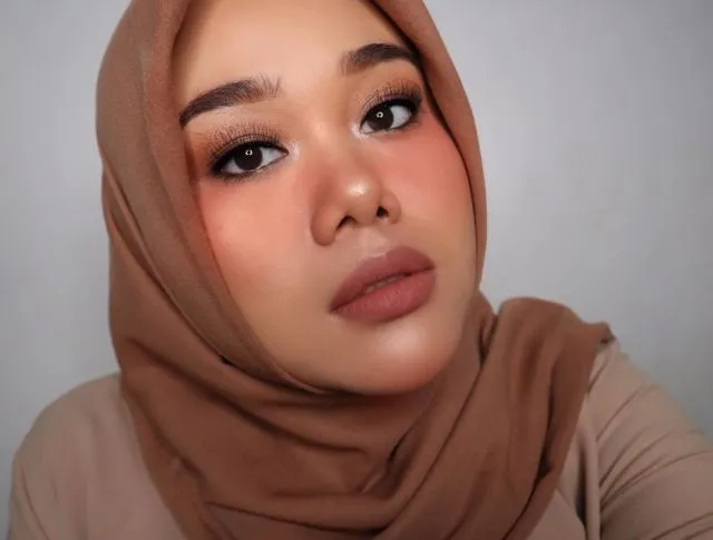 Satu Warna untuk Semua, Sontek Yuk 12 Ide Monochromatic Make-up Look ala Selebgram Hits Ini! 17