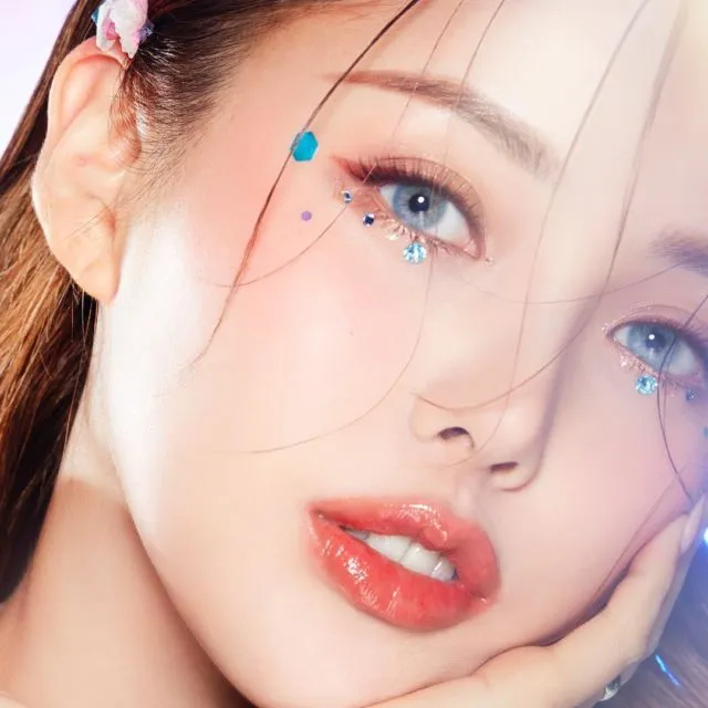 11 Ide Pakai Lipstik Warna Oranye ala Selebgram, Segar dan Nggak Norak 14