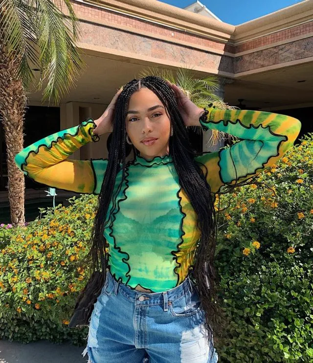 Coachella Sedang Berlangsung! Yuk Intip Kecenya 8 Make-up ala Artis dan Selebgram yang Datang 16