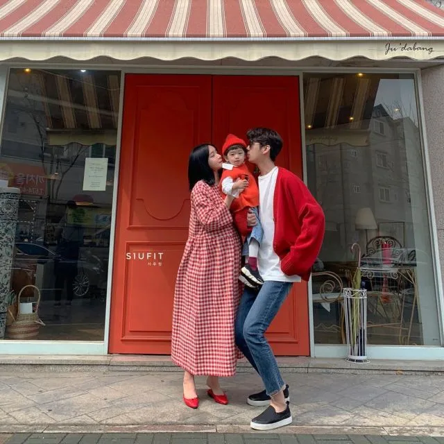 9 Ide Foto Keluarga dari Pasangan Korea; Konsepnya Sederhana, Hasilnya Luar Biasa! 13