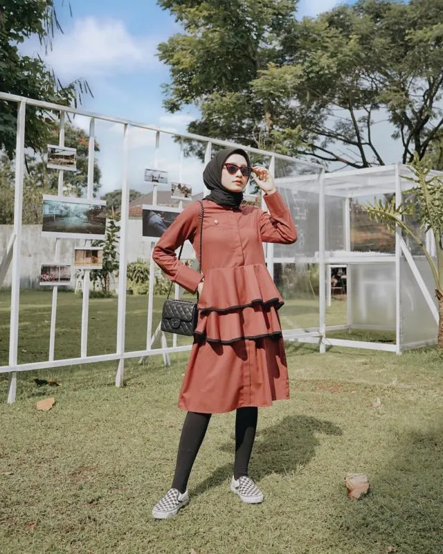 10+ Padu Padan Tunik ala Selebgram Helmi Nursifah. Nyaman untuk ke Kantor atau ke Kampus Seharian~ 13