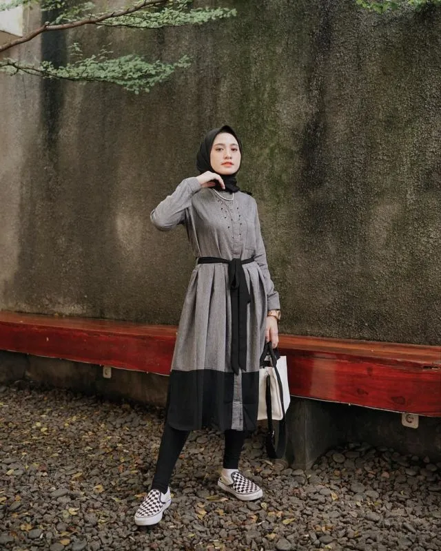 10+ Padu Padan Tunik ala Selebgram Helmi Nursifah. Nyaman untuk ke Kantor atau ke Kampus Seharian~ 14