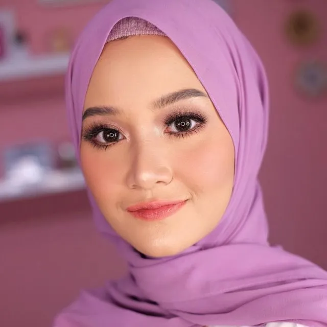 Satu Warna untuk Semua, Sontek Yuk 12 Ide Monochromatic Make-up Look ala Selebgram Hits Ini! 24